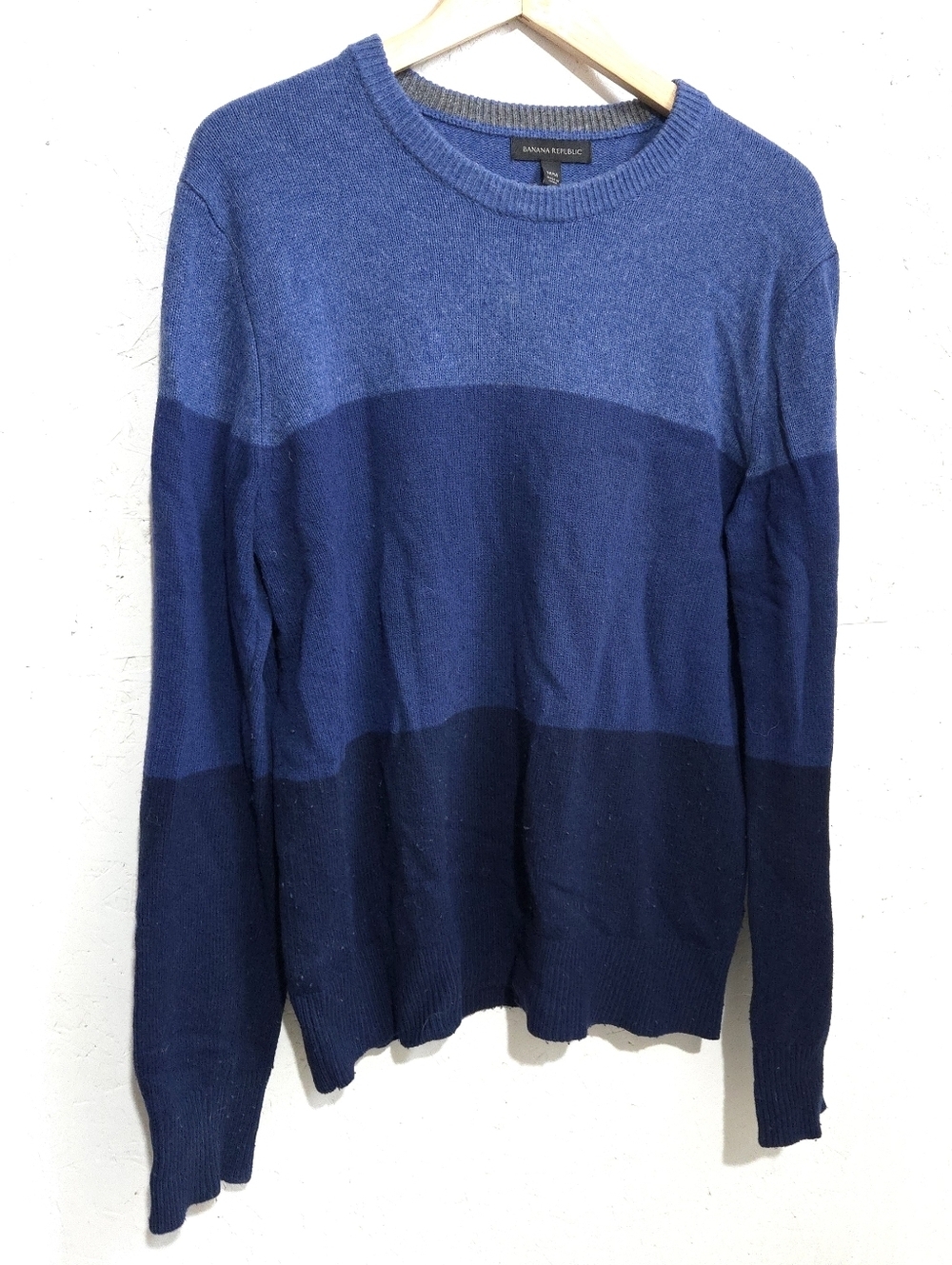 Banana Republic Men's Navy and Royal Blue Block Crewneck Sweater